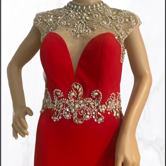 Red Drees - Picture 5 of 7